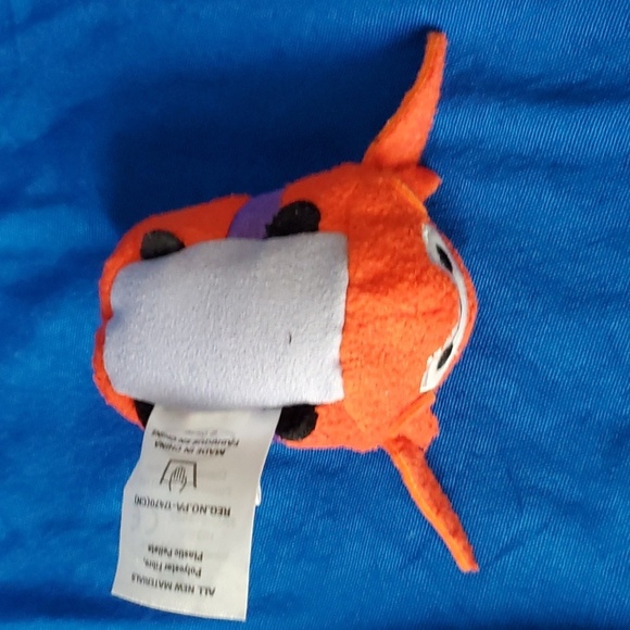 Big Hero 6 Baymax in Red Armor Disney Plush Mini Tsum Tsum - Picture 3 of 9